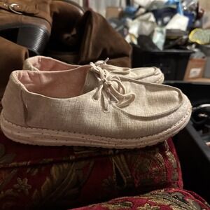 Hey Dude Wendy Lace Up Shoes Size 8 Tan/Beige